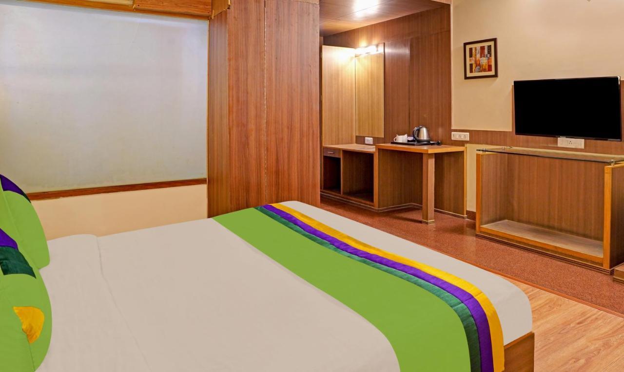 Treebo Royal Cm - City Center 3*